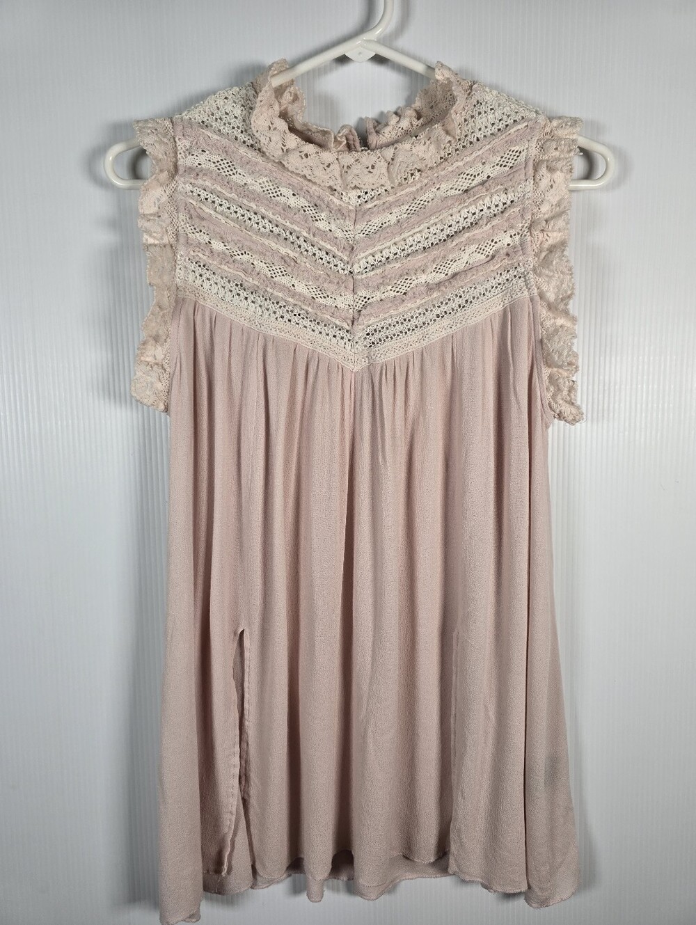 Pol Women's Delicate Lace Yoke Babydoll Sleeveless Top Blush Pink Cottagecore S